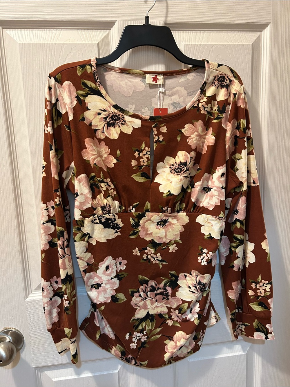 Blue Leopard Brand 1X Floral Scoop Neck Long Sleeve Top Brown Floral Top NWT